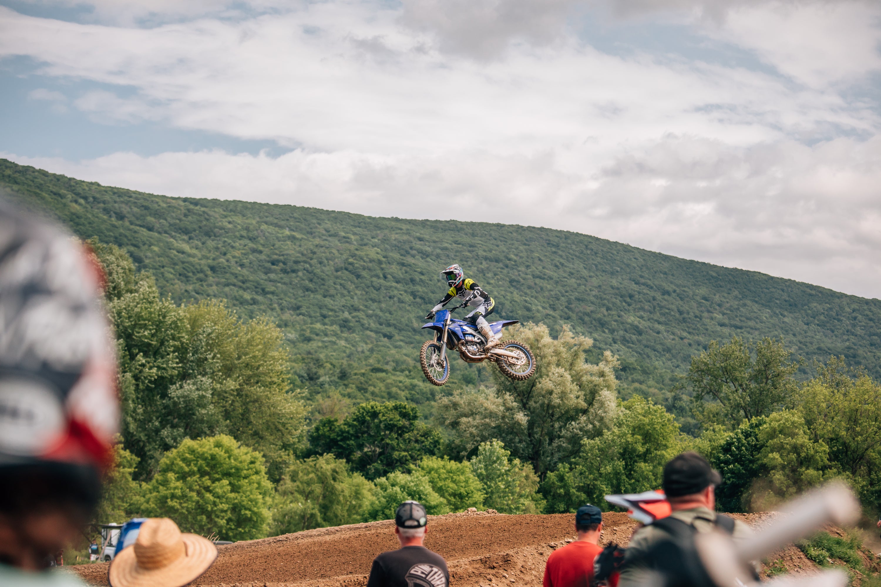 Mastering Big Jumps: A Practical Guide to Dirt Bike Jumping – The Moto ...